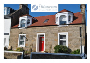 Craws Nest Cottage- stylish traditional home